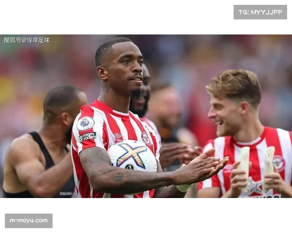 绝杀被吹，布伦特福德前锋托尼赛后久久伫立场内